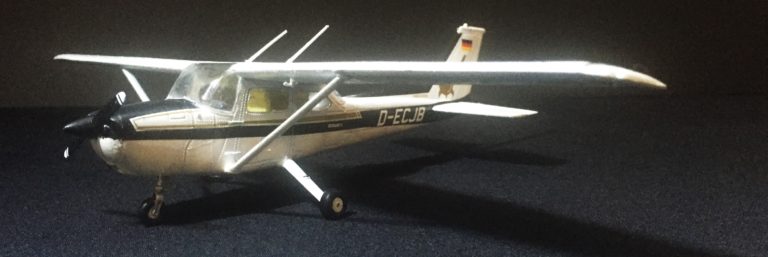 Italeri Model Kit 1:48 Maqueta de CA 172 Skyhawk II 